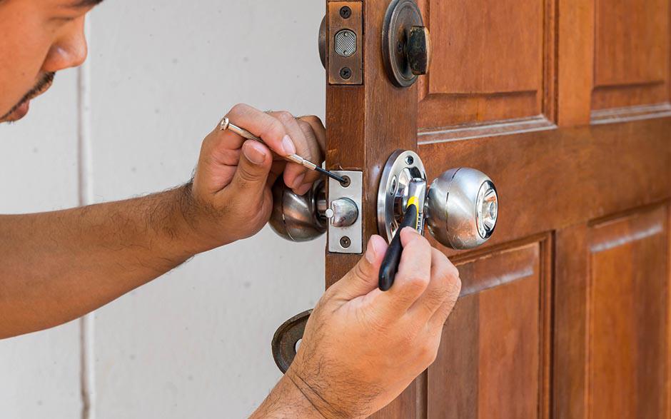 changer une serrure de porte Écouen